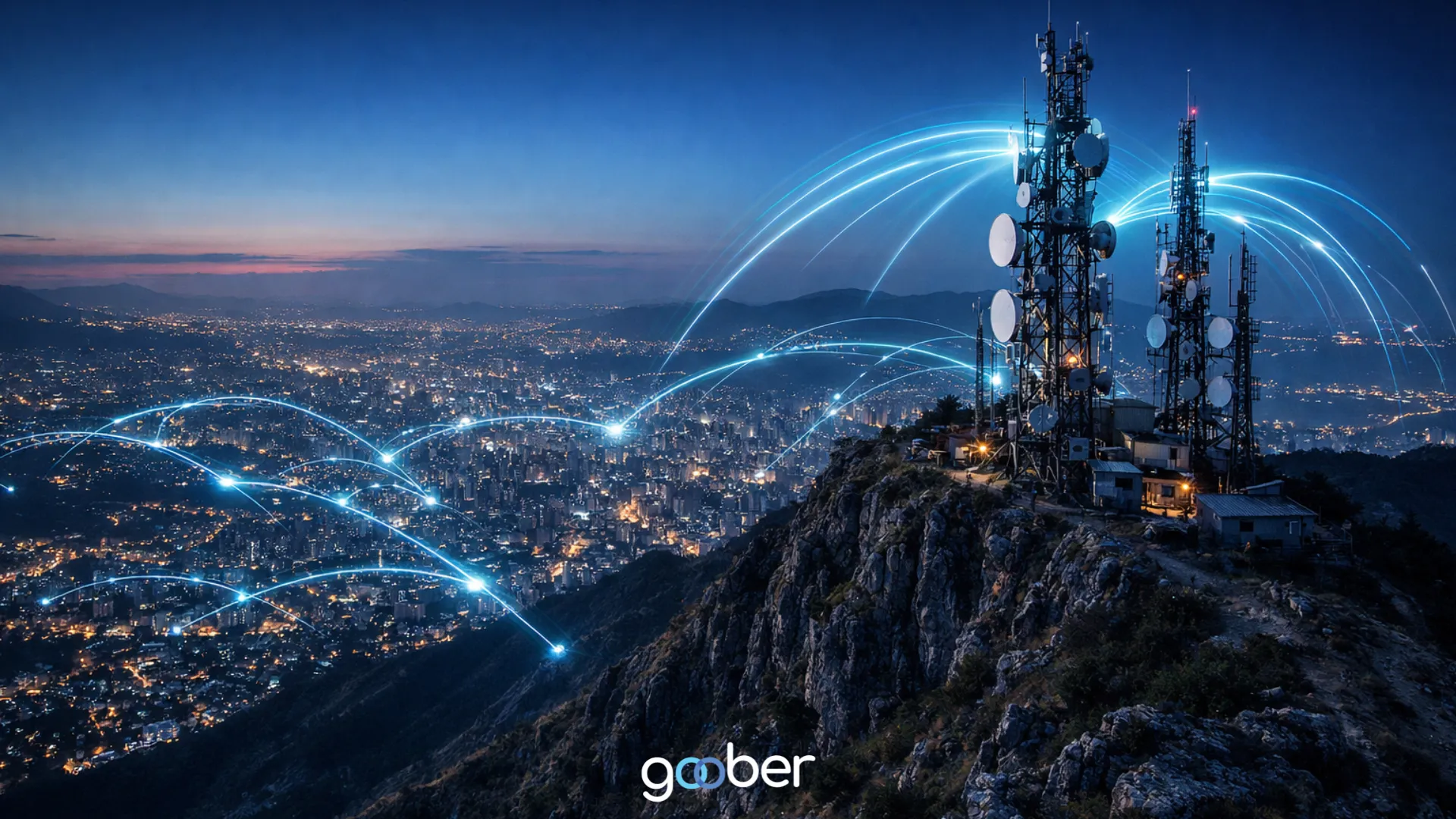 Antenas de telecomunicação transmitindo dados para cidade representando conectividade IoT e chip M2M